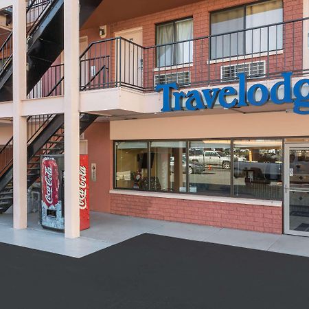 Travelodge By Wyndham Reno Exterior photo
