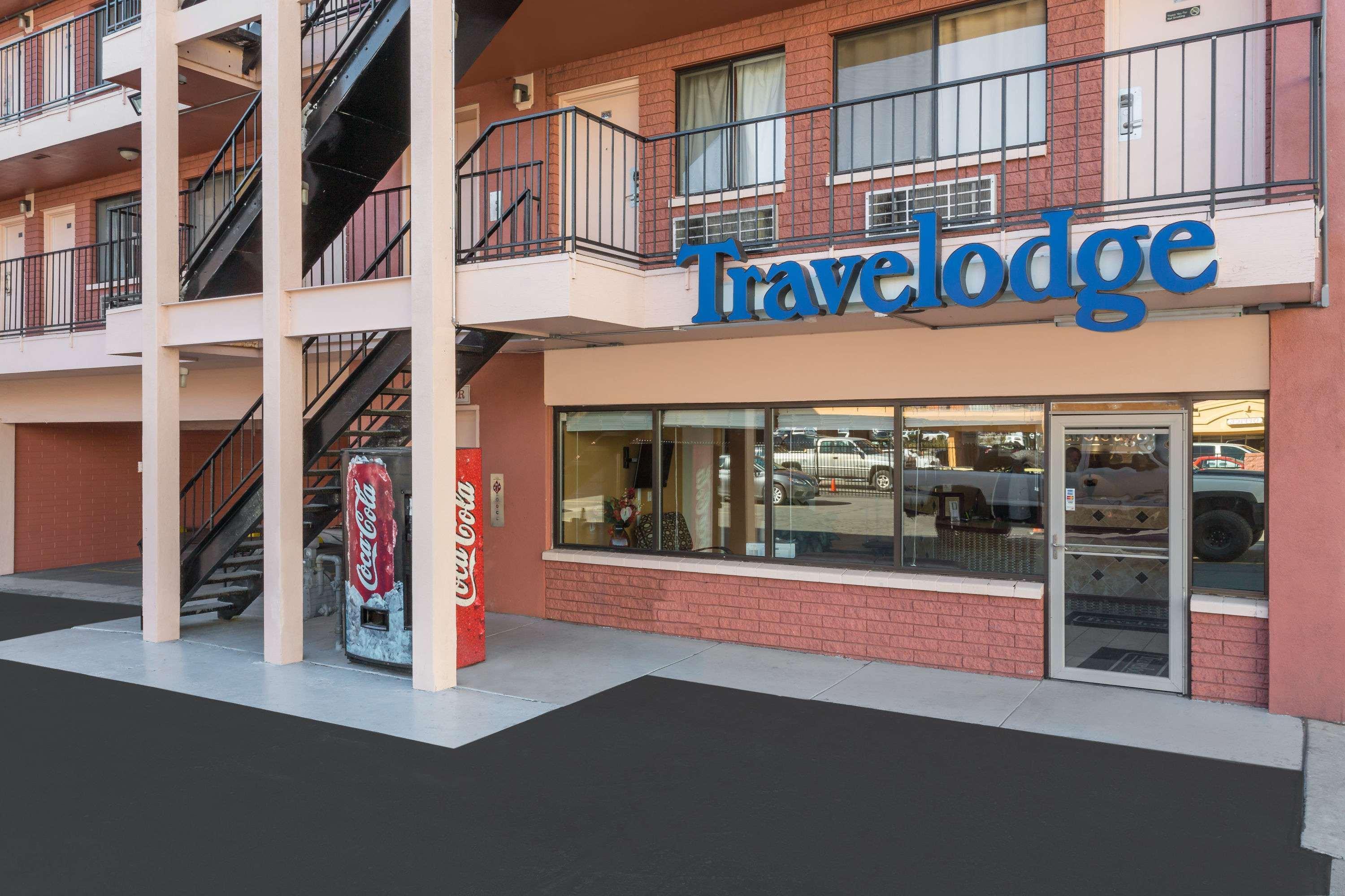 Travelodge By Wyndham Reno Exterior photo